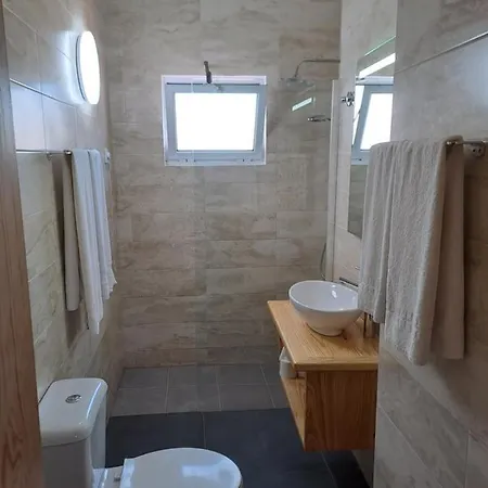 Hotel Ribeira Grande מלון *